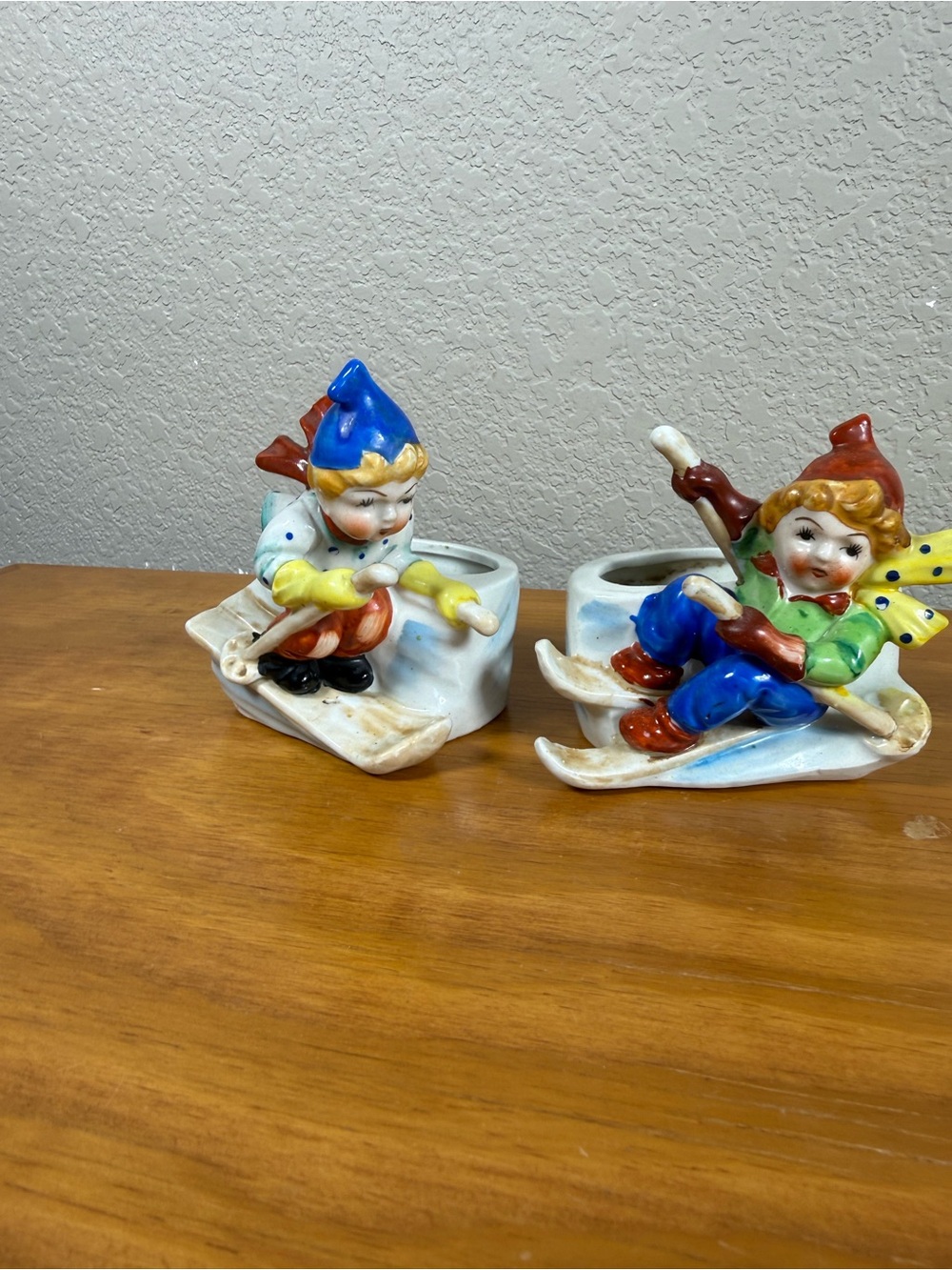 Vintage Napco Skiing Planters